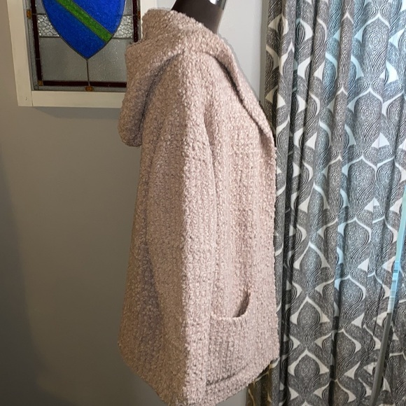 Barefoot Dreams Boucle Hooded Cardi in Faded Rose - Picture 7 of 9